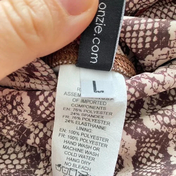 ONZIE - NWT High Rise Graphic Leggings in Viper - Picture 9 of 9